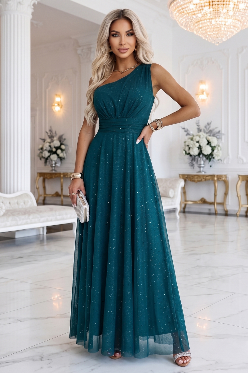 Vestido de gala comprido verde garrafa com brilho e com ombro à mostra BeStylish
