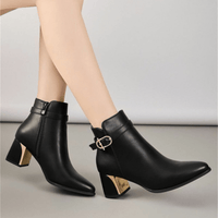 botins pretos de salto grosso em pele BeStylish