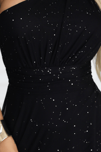 Vestido de gala comprido preto com brilho e com ombro à mostra BeStylish 