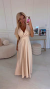vestido de cerimónia comprido bege com racha BeStylish 