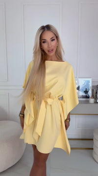 vestido de cerimónia amarelo com efeito borboleta BeStylish 