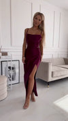 Vestido de cerimónia comprido em cetim com racha bordeaux BeStylish